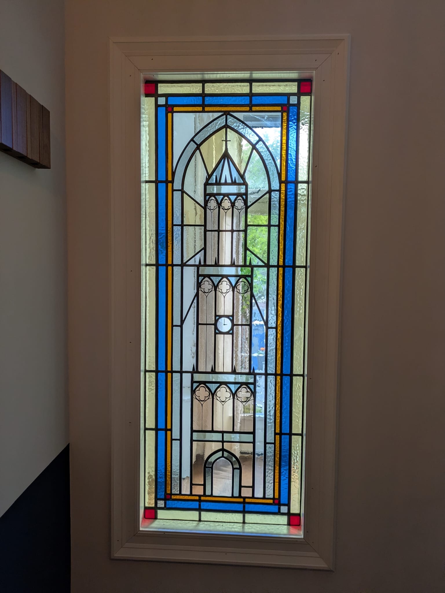 Glas-in-loodraam met de Utrechtse Domtoren